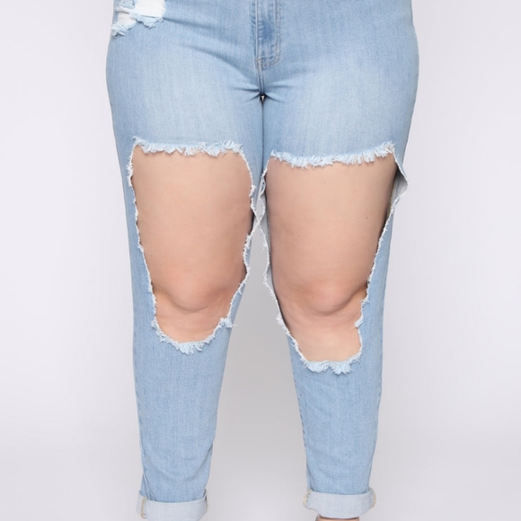 Figure Flattering Fashion Denim! - Picture 2 of 6